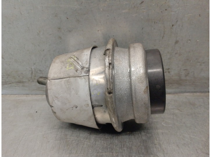 Recambio de soporte motor derecho para porsche cayenne (typ 92aa) 3.0 v6 tdi cat referencia OEM IAM 7P6199131D  