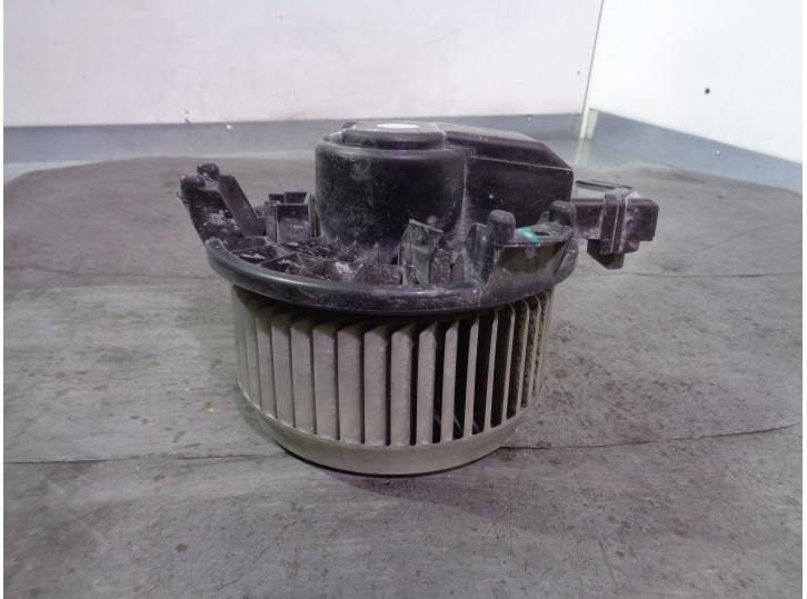 Recambio de motor calefaccion para toyota hilux (kun) 2.5 turbodiesel referencia OEM IAM 8710302470  