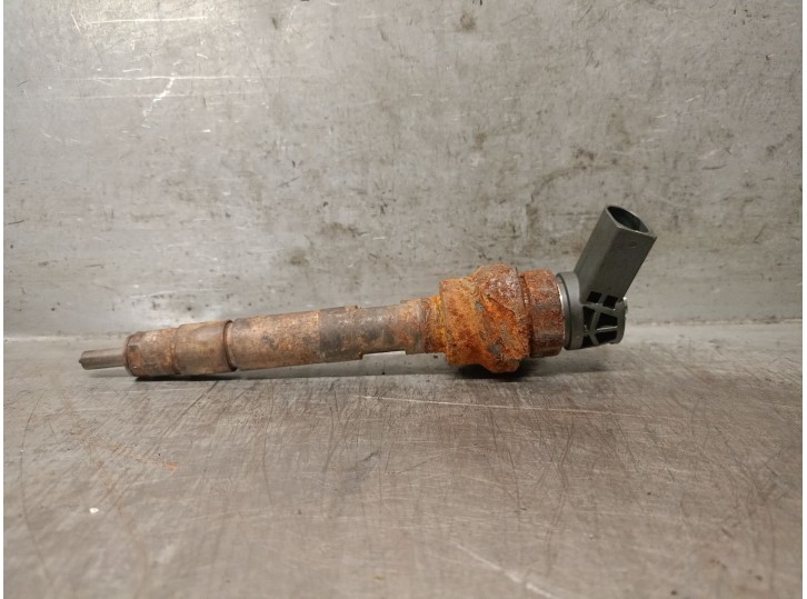 Recambio de inyector para bmw 3 touring (f31) 330 d xdrive referencia OEM IAM 7810702 13537810702 0445110617 BOSCH