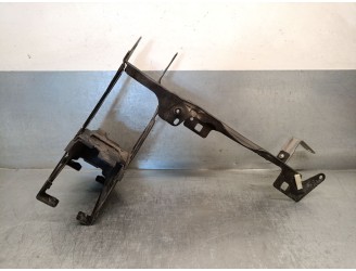 Recambio de soporte faro izquierdo para bmw 3 touring (f31) 320 d referencia OEM IAM 51117308803 51647245791 CESTA AMARILLA