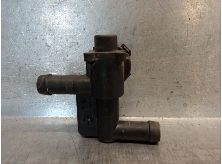 Recambio de valvula intercambio de calefaccion para volkswagen touareg (7p5, 7p6) 3.0 v6 tdi referencia OEM IAM 7PP819810A 7PP81