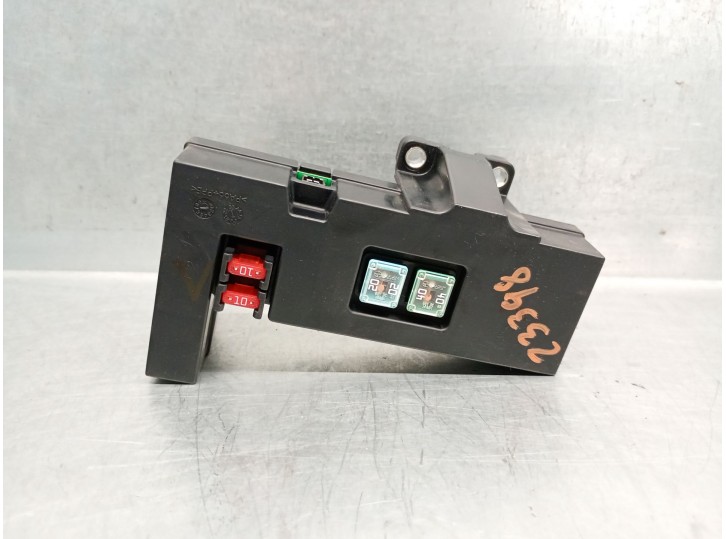 Recambio de caja reles / fusibles para hyundai i30 1.6 crdi cat referencia OEM IAM 4FB 
