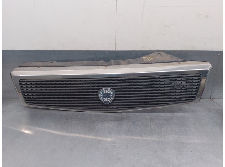 Replacement front grille for Lancia Y10 1.1 CAT OEM IAM reference 7715955 