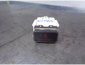 Recambio de botones salpicadero para toyota hilux (kun) 2.5 turbodiesel referencia OEM IAM 839500K010 