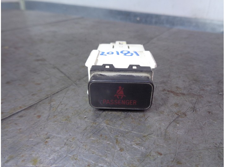 Recambio de botones salpicadero para toyota hilux (kun) 2.5 turbodiesel referencia OEM IAM 839500K010 