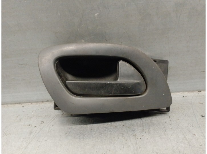 Replacement front right interior door handle for Fiat Scudo Combi (272) 2.0 JTDm OEM IAM reference 9467414064 5 DOORS