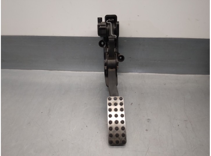 Recambio de potenciometro pedal para mercedes-benz clase b (w245) 2.0 cdi cat referencia OEM IAM A1693000504  