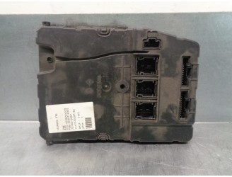 Replacement relay / fuse box for Renault Megane II Saloon 5-door Dynamique OEM IAM reference 8200714305 8200714305 