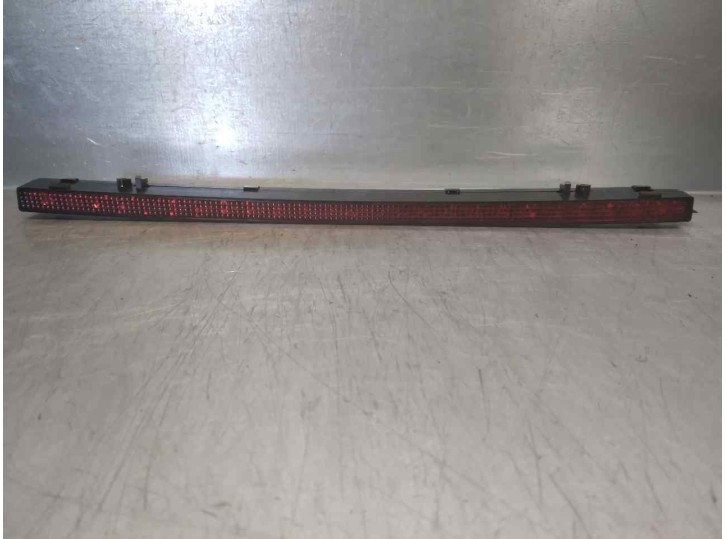 Replacement center brake light for Skoda Superb (3V3) active OEM IAM reference 1Z5945097A 4 DOORS