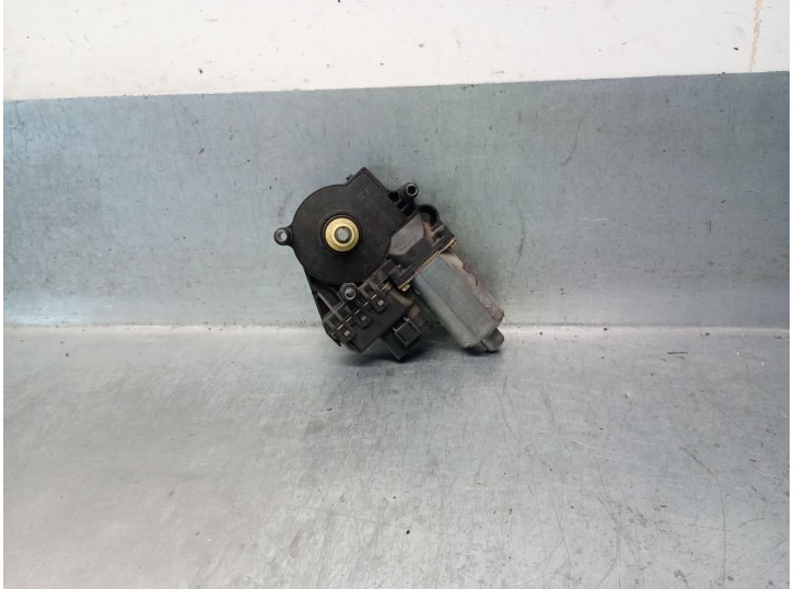 Recambio de motor elevalunas delantero izquierdo para audi a6 avant (4b5) 2.5 v6 24v tdi referencia OEM IAM 4B0959801E 4B0959801