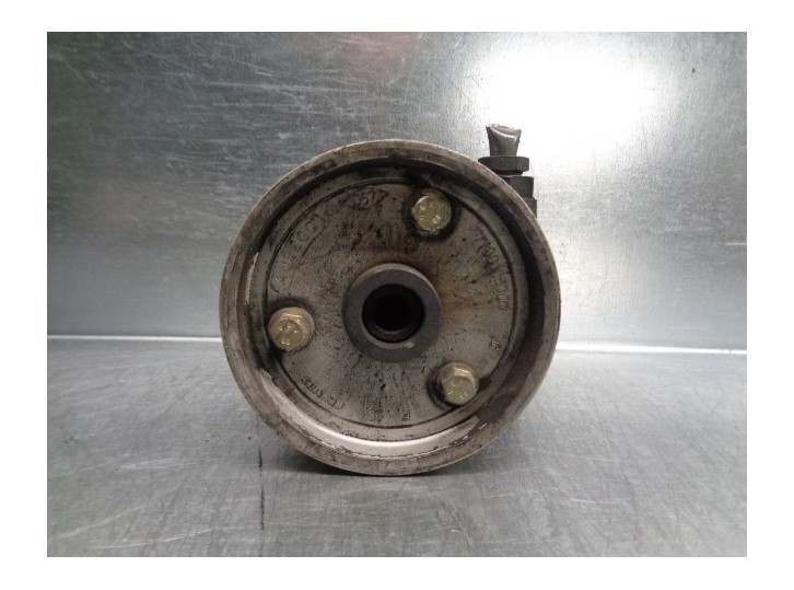 Replacement power steering pump for Renault Laguna (B56) 1.8 cat OEM IAM reference 7700431532 