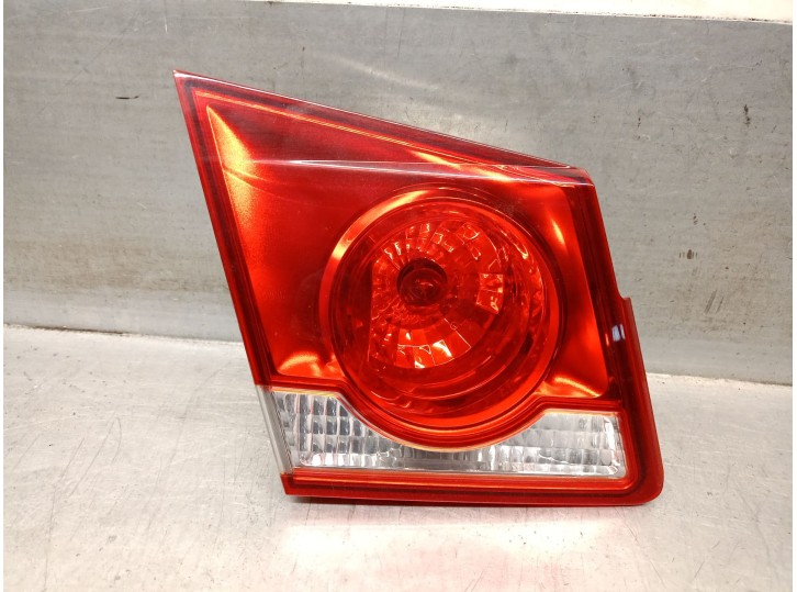 Recambio de piloto trasero izquierdo para chevrolet cruze (j300) 1.6 referencia OEM IAM 95130772 95130772 