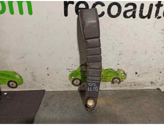 Recambio de enganche cinturon para ssangyong korando 2.9 diesel referencia OEM IAM 7464006000AAD DEL DER 3 PUERTAS