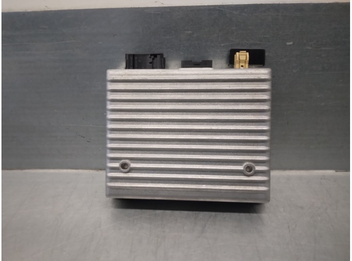 Recambio de modulo electronico para opel astra j gti sedan referencia OEM IAM 13353284  