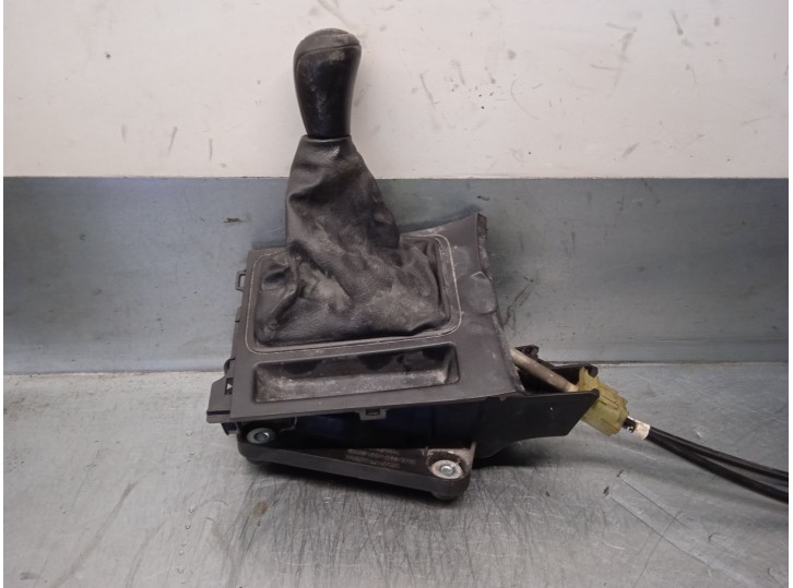 Recambio de palanca cambio para mazda 3 berlina (bk) 1.6 crdt active referencia OEM IAM 8127025200 