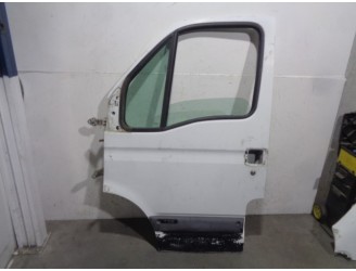 Recambio de puerta delantera izquierda para renault master desde ´98 2.2 diesel referencia OEM IAM 4667867 BLANCA 5 PUERTAS