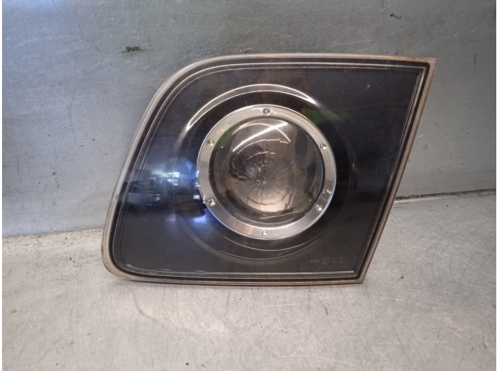 Recambio de piloto trasero central para mazda 3 berlina (bk) 1.6 crdt active referencia OEM IAM BS4J-51-3F0 DE PORTON 4 PUERTAS