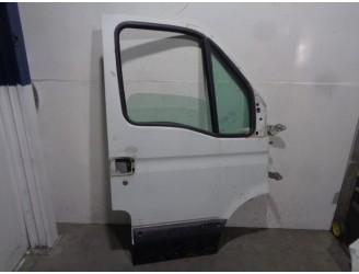 Recambio de puerta delantera derecha para renault master desde ´98 2.2 diesel referencia OEM IAM 4667868 BLANCA 5 PUERTAS