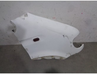 Recambio de aleta delantera derecha para renault master desde ´98 2.2 diesel referencia OEM IAM 4667872 BLANCA 