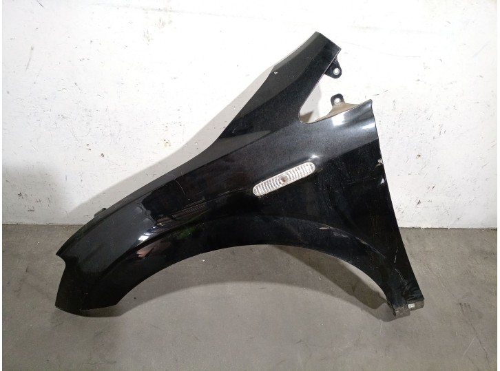 Recambio de aleta delantera izquierda para ssangyong actyon 2.0 td cat referencia OEM IAM 5624662 