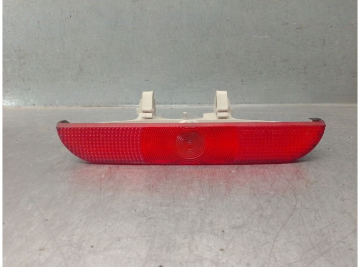 Recambio de luz central de freno para mazda 3 (bk) 1.6 (bk14) referencia OEM IAM BP4K51580B BP4K51580B 