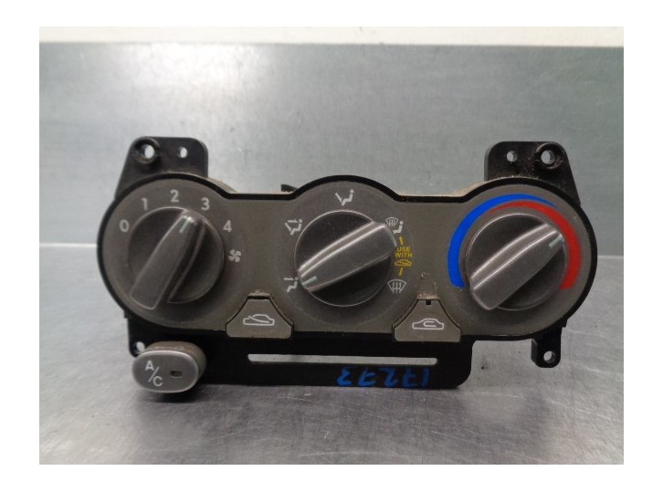 Replacement heater / air conditioning control unit for Hyundai Accent (LC) 1.3 CAT OEM IAM reference 9725025150 