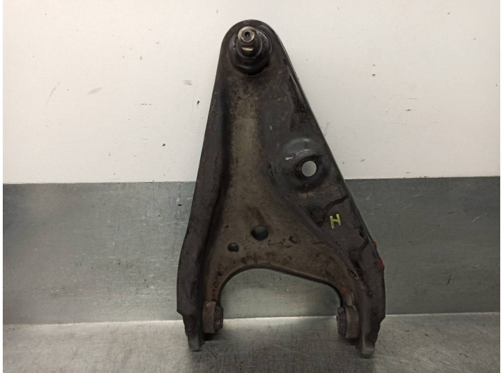 Replacement front right lower suspension arm for Dacia Sandero II 1.0 12V CAT OEM IAM reference 545001064R 