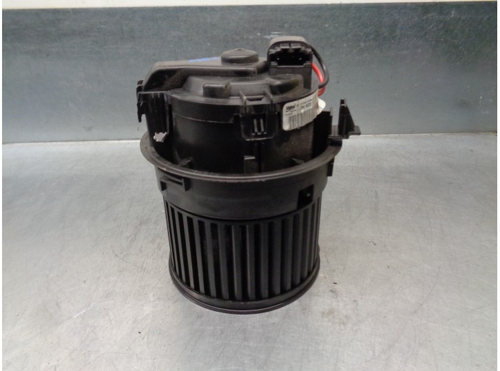 Recambio de motor calefaccion para peugeot 208 1.2 12v e-vti referencia OEM IAM  T1013140A VALEO