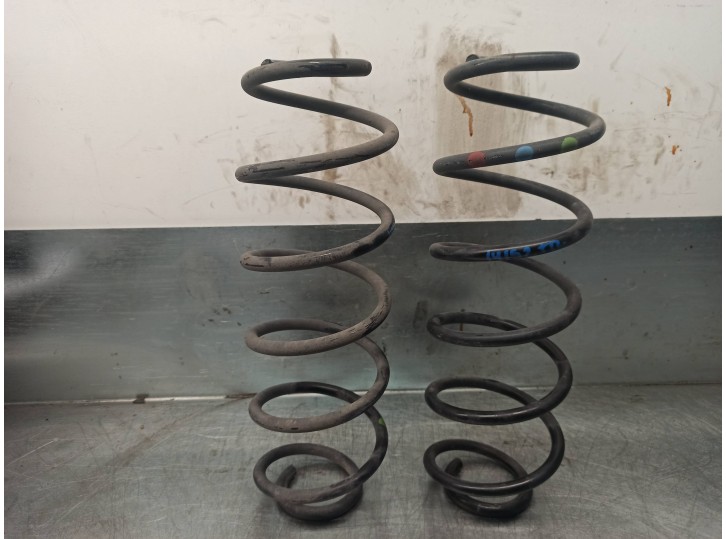 Replacement suspension spring for Peugeot 208 1.2 12v e-VTi OEM IAM reference 9673405980 
