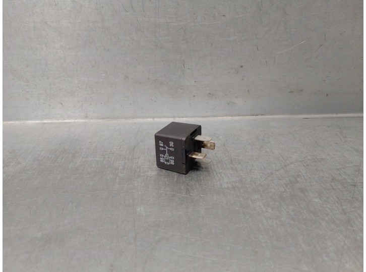 Recambio de rele para audi a4 avant (8ed) 2.0 tdi referencia OEM IAM 8D0951253A RELE 373 
