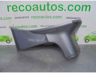 Recambio de molduras delanteras para kia carens 1.8 cat referencia OEM IAM OK2C050RM3 