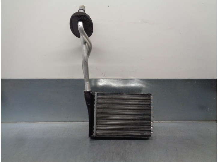 Recambio de radiador calefaccion / aire acondicionado para peugeot 208 1.2 12v e-vti referencia OEM IAM 1608182480  