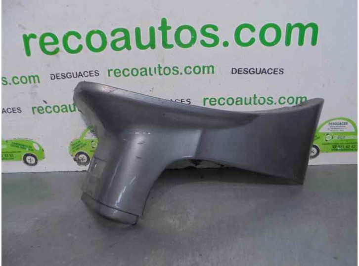 Recambio de molduras delanteras para kia carens 1.8 cat referencia OEM IAM OK2C050RN3 