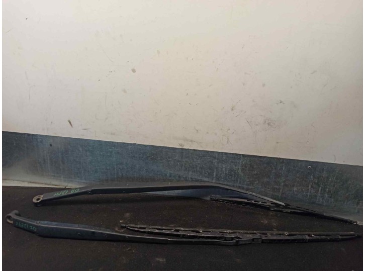 Recambio de brazo limpia delantero derecho para toyota previa (r30) 2.0 turbodiesel cat referencia OEM IAM 8521220420  