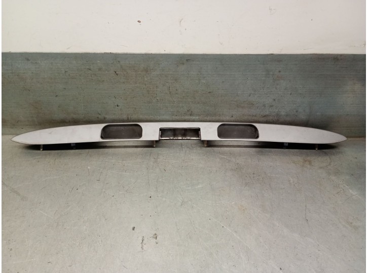 Recambio de molduras traseras para peugeot 307 break / sw (s1) 1.6 hdi referencia OEM IAM 9638615777 9638615777 