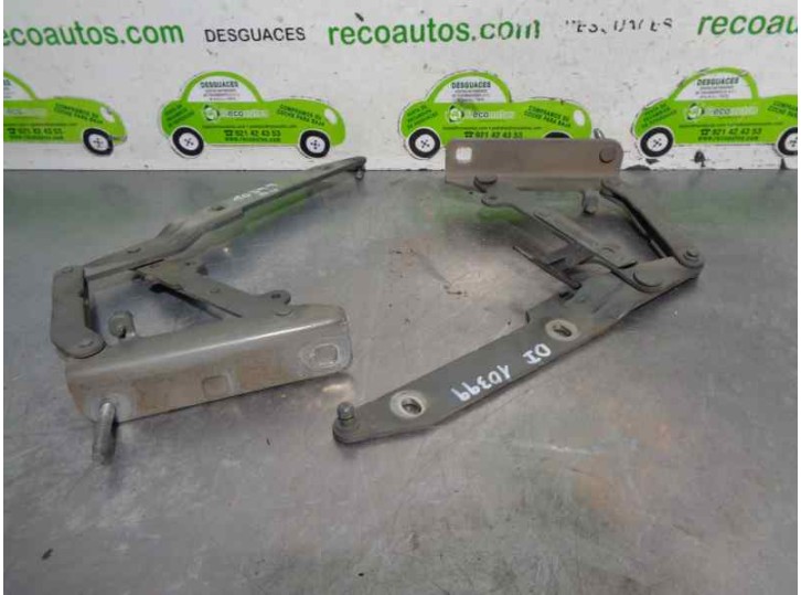 Replacement bonnet hinge for Land Rover Range Rover Sport 4.4 V8 CAT OEM IAM reference 