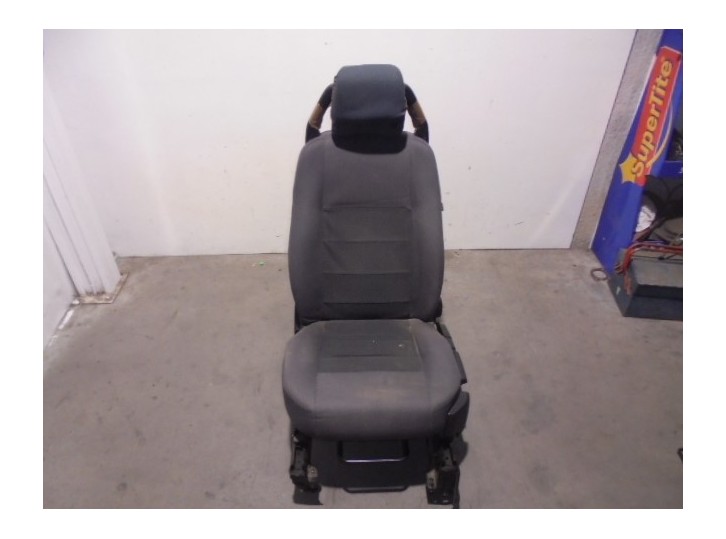 Recambio de asiento delantero izquierdo para land rover discovery v6 td edition 60 yrs referencia OEM IAM 4088364 TELA GRIS 5 PU