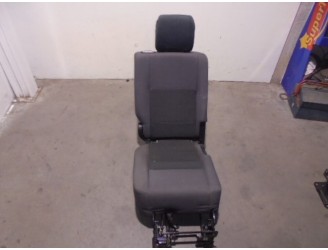 Recambio de asientos trasero derecho para land rover discovery v6 td edition 60 yrs referencia OEM IAM 4088374 TELA GRIS 5 PUERT