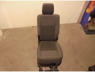 Recambio de asientos trasero izquierdo para land rover discovery v6 td edition 60 yrs referencia OEM IAM 4088375 TELA GRIS 5 PUE