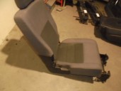 Recambio de asientos trasero izquierdo para land rover discovery v6 td edition 60 yrs referencia OEM IAM 4088375 TELA GRIS 5 PUE