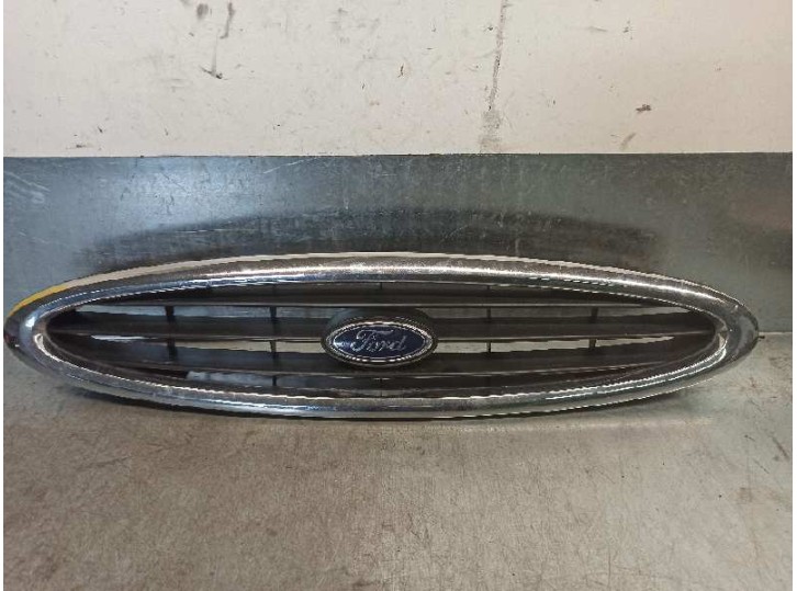 Recambio de rejilla delantera para ford mondeo berlina (gd) 1.8 16v cat referencia OEM IAM 96BG8200 