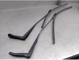 Recambio de brazo limpia delantero derecho para opel zafira tourer c (p12) 1.6 cdti (75) referencia OEM IAM 20812594 39090393 