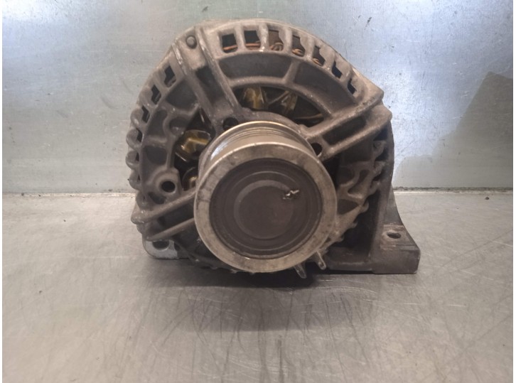 Replacement alternator for Volvo S60 sedan 2.4 T / 2.5 T OEM IAM reference 8622786 0124525014 BOSCH
