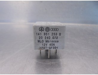 Replacement relay for Seat Toledo (1M2) 1.9 TDI OEM IAM reference 141951253B 