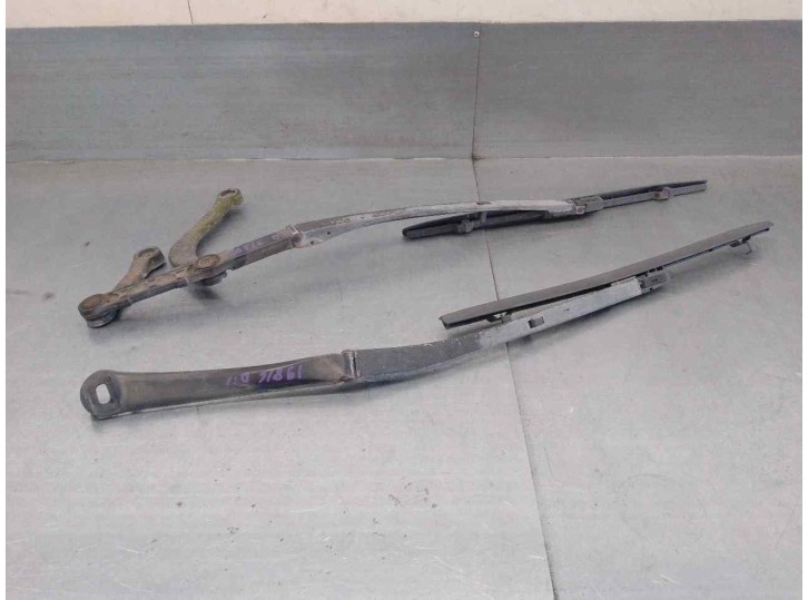 Recambio de brazo limpia delantero derecho para bmw serie 5 berlina (e39) 2.5 turbodiesel cat referencia OEM IAM 61618209880 DER