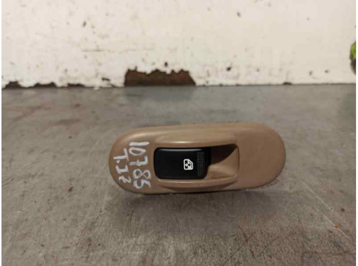 Recambio de mando elevalunas trasero izquierdo para kia carnival 2.9 crdi cat referencia OEM IAM 202006137 