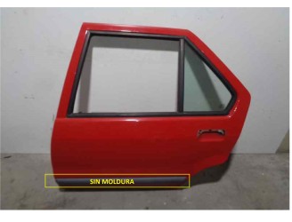 Recambio de puerta trasera izquierda para renault 19 19 1.4 referencia OEM IAM 7751467507 ROJA 4 PUERTAS