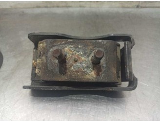 Replacement front engine mount for Iveco Daily closed van (2006 =>) 2.3 Diesel CAT OEM IAM reference 504046292 