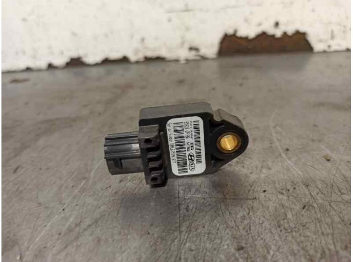 Recambio de sensor impacto para kia carnival 2.9 crdi cat referencia OEM IAM 959202F100  TRW