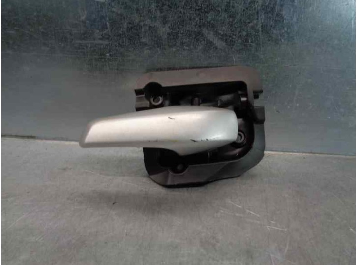 Recambio de maneta interior delantera izquierda para smart coupe 1.0 cat referencia OEM IAM A4517600161  